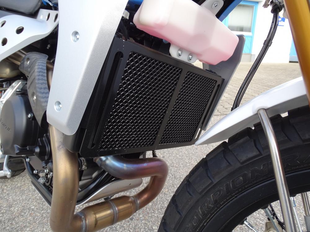 Fantic_Original_Kuehlerschutzgitter___Caballero_08307005_3 Fantic Original Kühlerschutzgitter - Caballero 125 Euro5 2021- / Caballero 500 Euro5 2021-