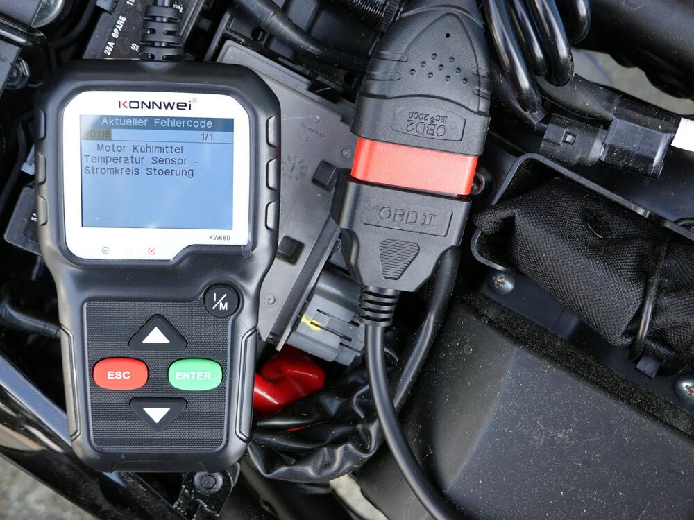 Konnwei-KW680-OBD2-Scanner-Fehlercode-Diagnosegeraet-Fehler-auslesen