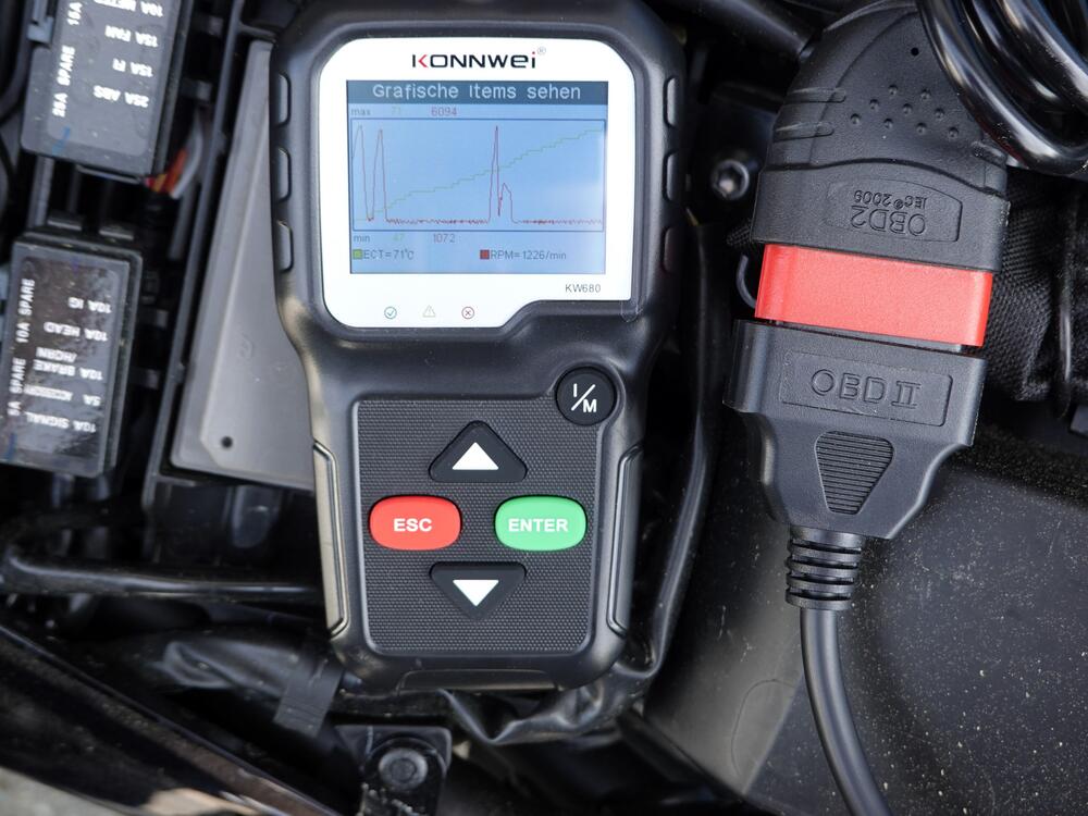 Konnwei-KW680-OBD2-Scanner-Fehlercode-Diagnosegeraet-Grafische-Darstellung